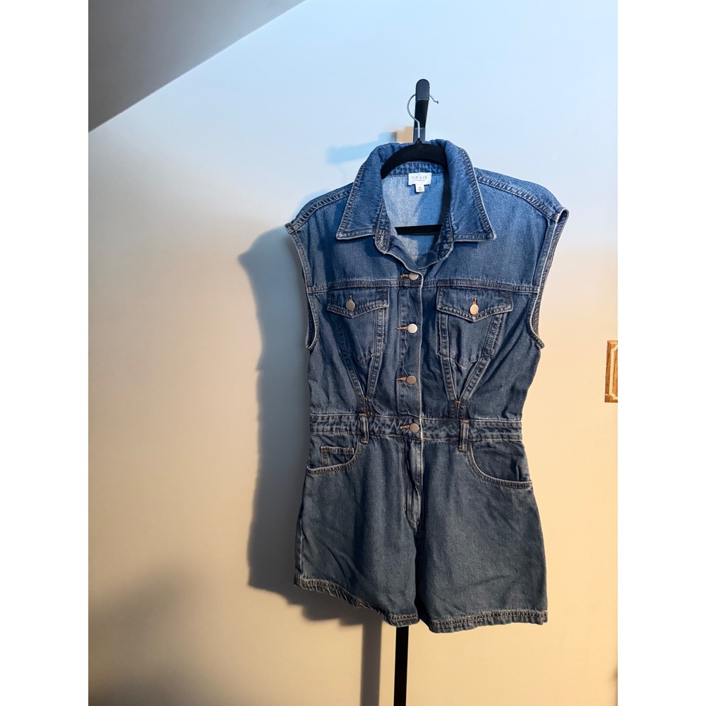 Le Lis Collection Blue Denim Romper Medium Wash Sleeveless Button Front Size M